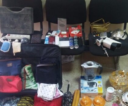 شرطة ابن احمد توقف مجموعة من لصوص المنازل