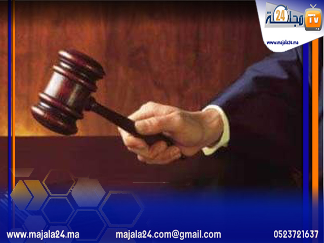 أب يفتض بكارة ابنته القاصر بأولاد تايمة