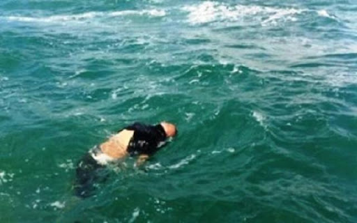 طنجة…أمواج البحر تلفظ جثة غطاس قضى نحبه غرقا في طنجة