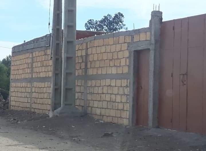 البناء العشوائي بقيادة رأس العين الشاوية تحت شعار : إطلع تاكل الكرموص إنزل اشكون قالها ليك ؟” و الإجراءات الزجرية في حق المخالفين بنهج سياسة الإنتقاء