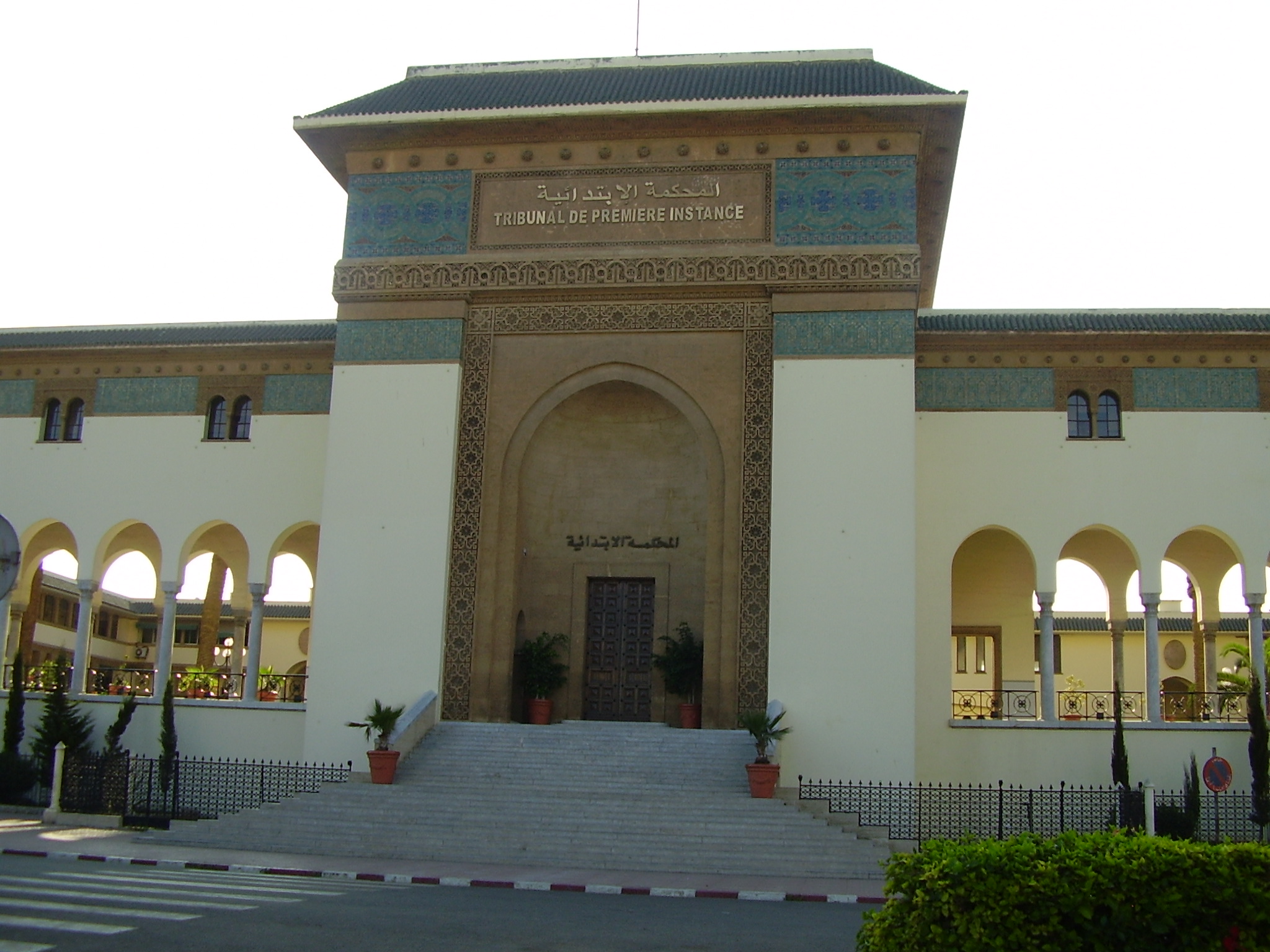 البيضاء…وكيل الملك يحقق في عمليات نصب بالملايير بطلها ابن مسؤول نافذ سابق