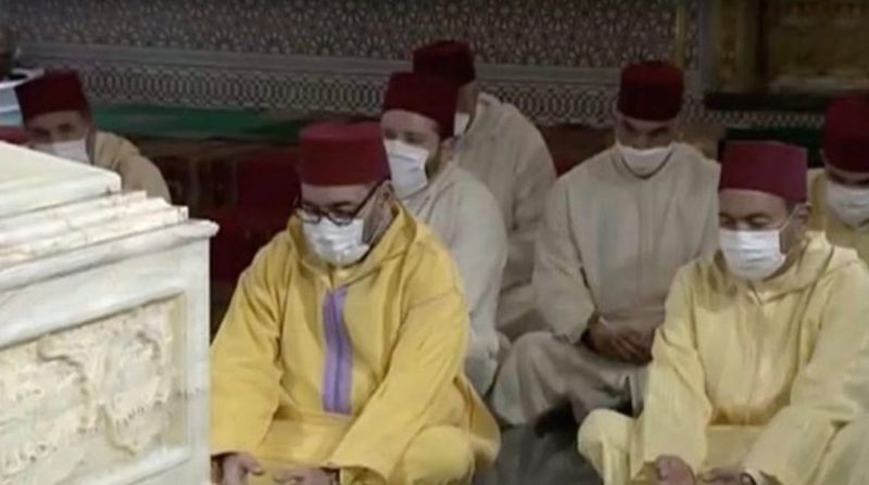 الملك محمد السادس  يترحم على روح جلالة المغفور له الملك الحسن الثاني طيب الله ثراه