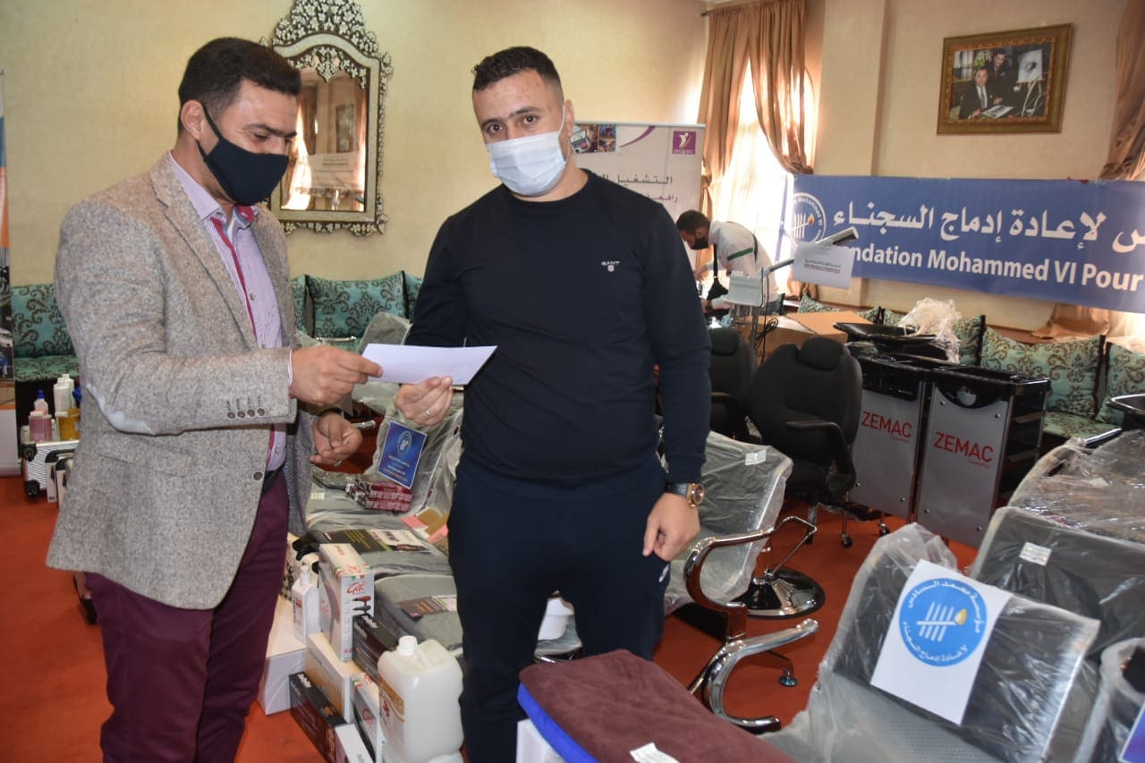 دعم 10 مشاريع مدرة للدخل لفائدة سجناء سابقين