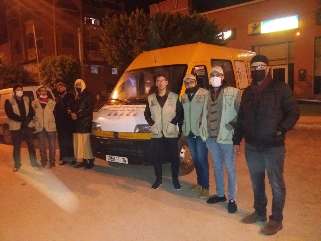 قافلة كرامة توزع مساعدات على المتشردين من خلال حملة دفء باشتوكة