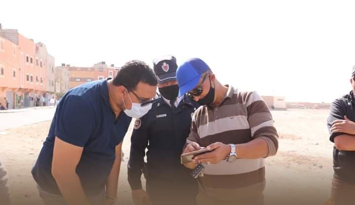 العيون…عمل مستمر لإفراغ الاحواش الخاصة ببيع المواشي