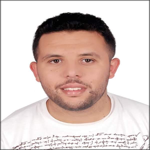 أجريت صباح يومه الأربعاء 30 دجنبر 2020 ، انتخابات ممثلي الطلبة بمجلس الجامعة الحسن الثاني ، حيث تقدم لترشح لهذه المهمة 5 طلبة للتباري على ثلاثة مناصب ، وأسفرت نتائج الاقتراع عن إعادة انتخاب الطالب وليد بن البودالي ممثلا للمجلس الجامعة للمرة الثانية على التوالي متصدرا قائمة المترشحين ب 17 متساويا مع عبد الله محيبي فيما حصل الطالب زكرياء بن الدرقاوي على 16 صوت . ويعرف عن الطالب وليد بن البودالي دفاعة المستمية على مصالح الطلبة بجامعة الحسن الثاني ، وهذا ما تبينه المجهودات الكبيرة خلال الولاية السابقة ، حيث كان اول مدافعين عن الاستفادة الاوتوماتيكية للطلبة عن التأمين الإجباري عن المرض ، ناهيك عن مشكلة النقل التي يعاني منها جميع الطلبة ، زيادة على ذلك قام الطالب المذكور بالترافع على بناء قنطرة رابطة بين مكتبة السقاط والعلوم والقانونية والاقتصادية وكلية العلوم بعين شق (طريق الجديدة) ، التي تسببت في العديد من حوادث السير في تلك الطريق وستبنى قنطرة تربط بين الكليات والمعاهد ( LEST , LENS , ENSSEM و كلية العلوم و القانون بعين شق) وبعد تجديد الثقة فيه صرح وليد بن البودالي الباحث بسلك الماستر ل"مجلة 24" عن حرصه الشديد عن الدفاع على مصالح الطلبة بجامعة الحسن التاني والمساهمة الجادة والمسؤولة مع باقي المتدخلين في رقي بأدوار الجامعة وتطوير البحت العلمي. معتبرا أن انتخابه بمجلس الجامعة هو تكليف أكثر من هو تشريف، كما أكد أن سيكون صوتا لجميع طلبة الكليات ، و يشار ان الطلبة الفائزين بمقاعد الثلاث هم طلبة حزب الإتحاد الاشتراكي للقوات الشعبية.