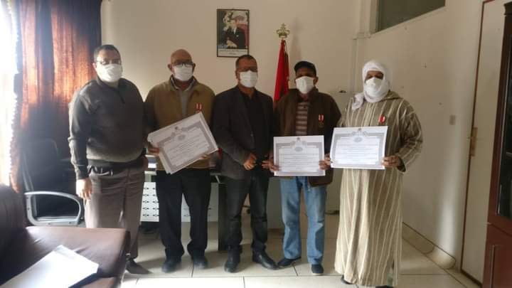 العيون….. صاحب الجلالة الملك محمد السادس نصره الله ينعم على موظفي قطاع الصحة بأوسمة ملكية