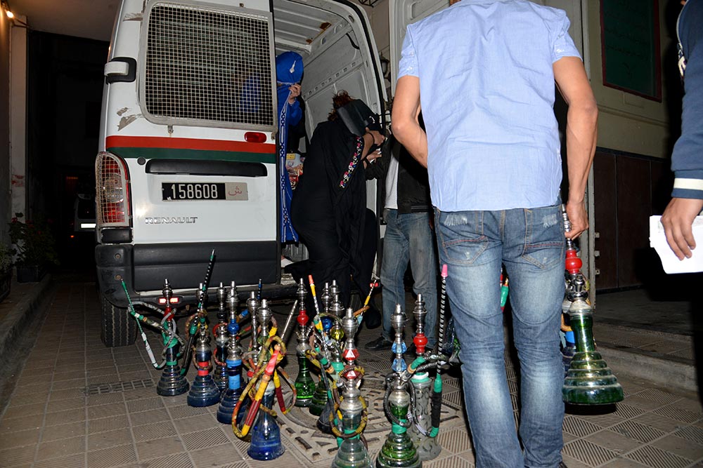 أمن فاس يداهم مقاهي “الشيشا” ويعتقل 20 شخصا