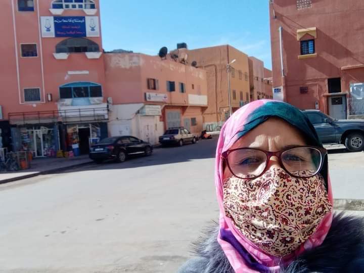 العيون…المستشارة الجماعية عن حزب البيجيدي خديجة ابلاضي المثيرة للجدل ” تغرد “