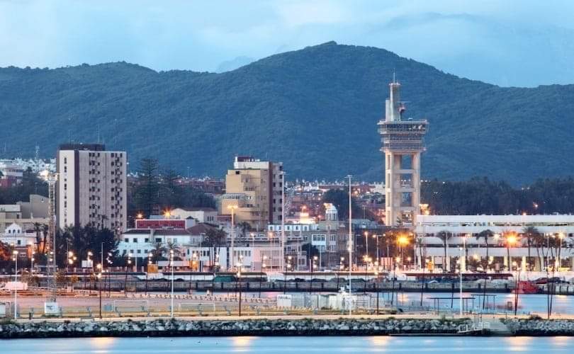 حكومة الأندلس تقرر        إغلاق ثمانية مناطق منهم الجزيرة الخضراء و كادس