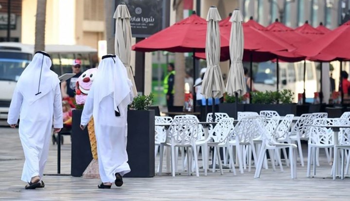دبي تغلق مطاعمها ومقاهيها لاحتواء فيروس كورونا
