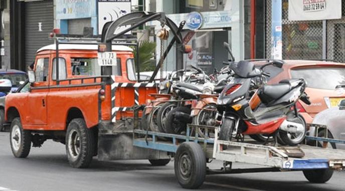 التلاعب في تعريفة “الديباناج” يثير غضب مستعملي السيارات بسطات