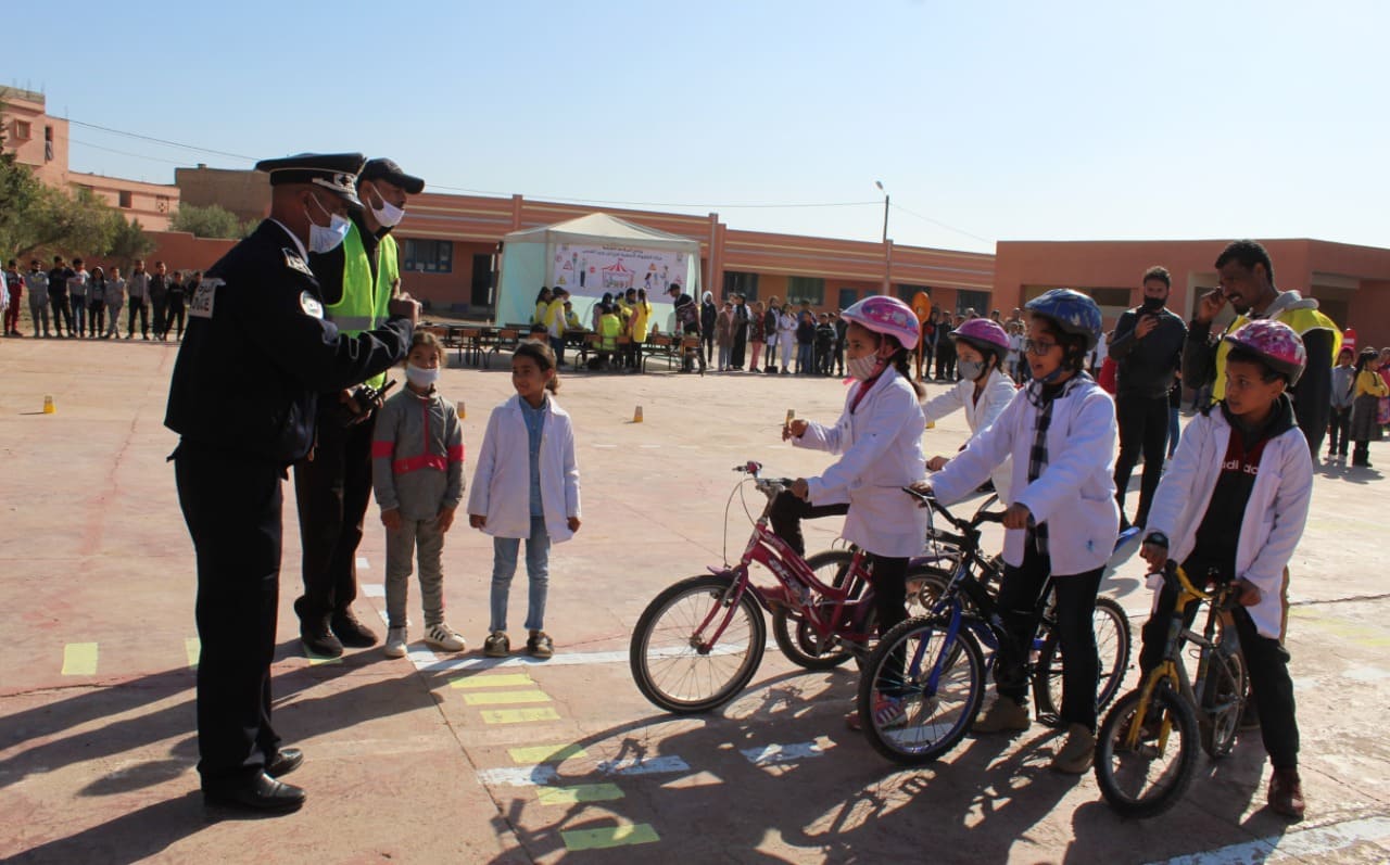 حركة الطفولة الشعبية فرع ابن جرير القدس في يوم تحسيسي بمناسبة اليوم الوطني للسلامة الطرقية