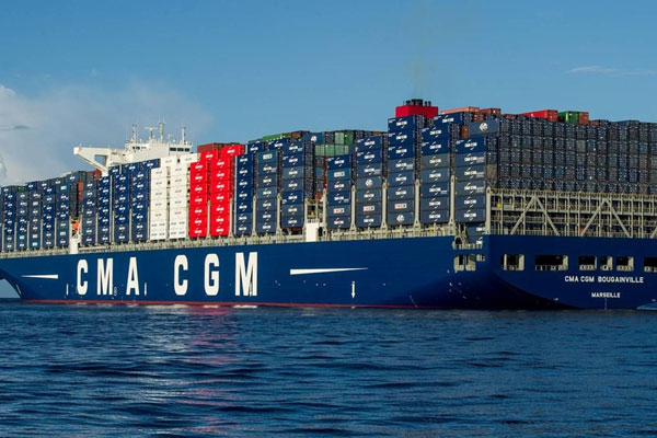 ميناء طنجة المتوسط يستقبل أكبر باخرة شحن تعمل بالغاز الطبيعي المسال