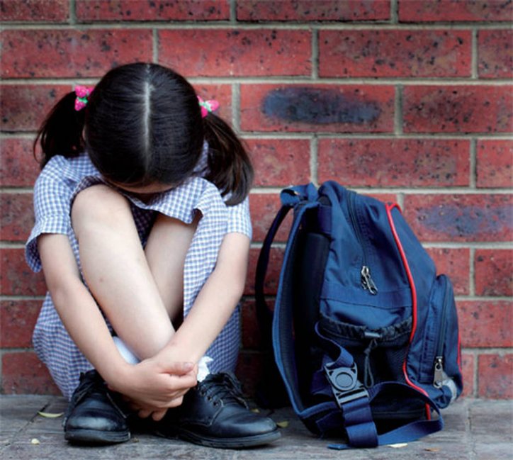 توقيف أستاذ بقلعة السراغنة في قضية التغرير وهتك عرض تلميذات قاصرات