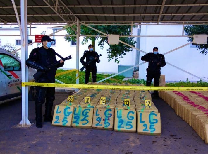 مكناس: إجهاض عملية كبرى لتهريب المخدرات وحجز تسعة أطنان ونصف من مخدر الشيرا