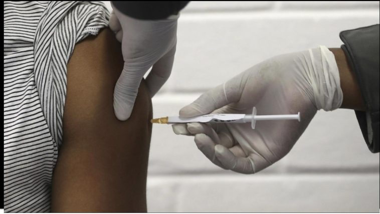 بعد أيام قليلة من انطلاق حملة التلقيح.. المغرب يتمكن من تلقيح أزيد من 126 ألف شخص ضد كورونا