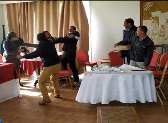 شوهة ومهزلة… شجار وتلاسن في دورة فبراير لجماعة عين تيزغة إقليم بنسليمان