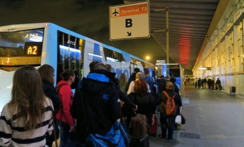 مسافرون مغاربة يتسنكرون سوء معاملتهم بمطار مالقا الدولي