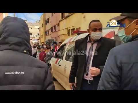 بالفيديو…أبناء يرمون بأمهم إلى الشارع بسطات