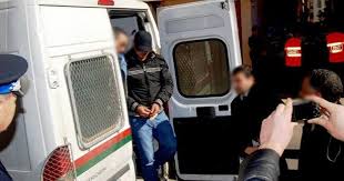 أمن البيضاء يوقف 3 أشخاص بتهم حيازة وترويج المخدرات والسرقة والضرب والجرح