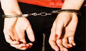 توقيف سيدة تبيع كمامات تحمل شارات الأمن و الدرك و القوات المساعدة