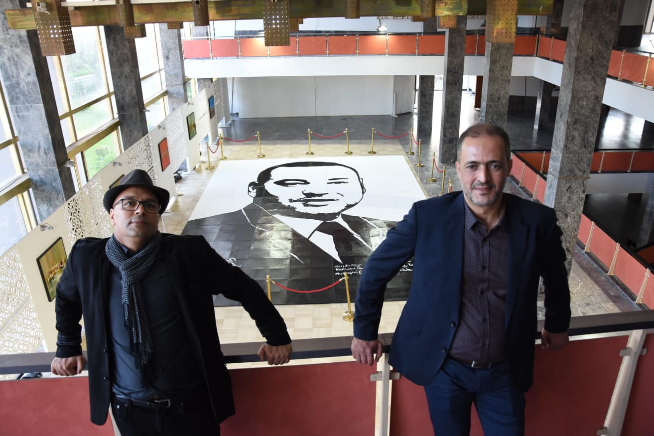 المستثمر الذي رسم صورة عملاقة لمحمد السادس يعود إلى المغرب بمشاريع ضخمة