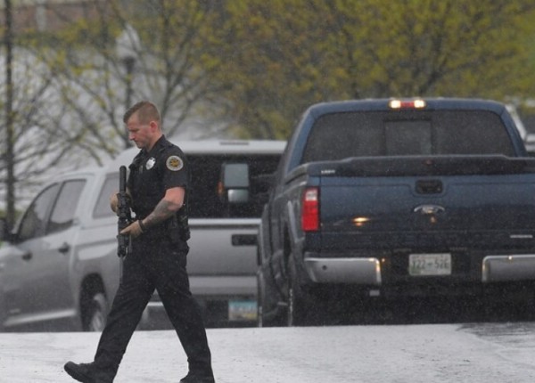 الشرطة الأمريكية تعتقل رجلا يحمل متفجرات وأسلحة نارية