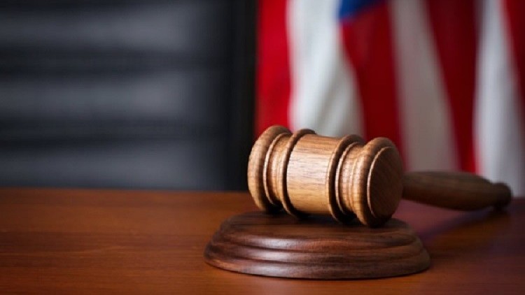 القضاء الأميركي يغرم شركة (آبل) لانتهاكها براءة اختراع