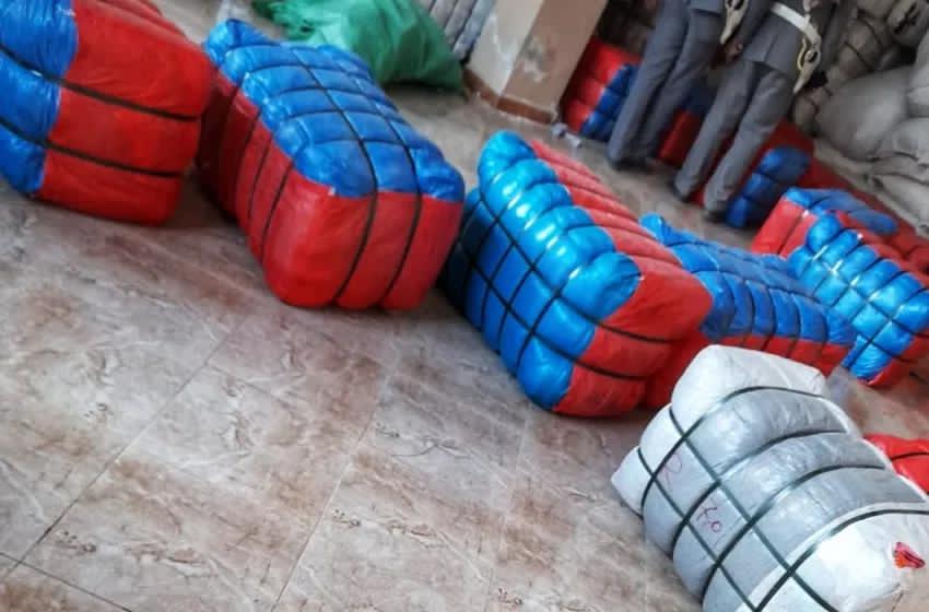 مداهمة مستودع سري للملابس المستعملة بضواحي طنجة