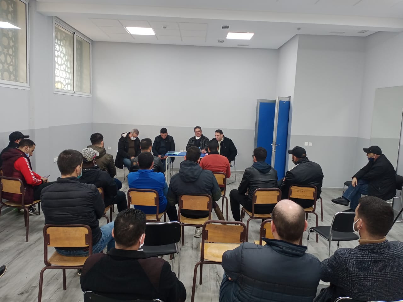 عامل المضيق الفنيدق يجري اجتماعا مع بعض الفعاليات الرياضية