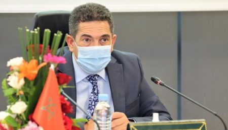 نقابات تطالب بفتح تحقيق في اتهام الأساتذة بـ”الرشوة”