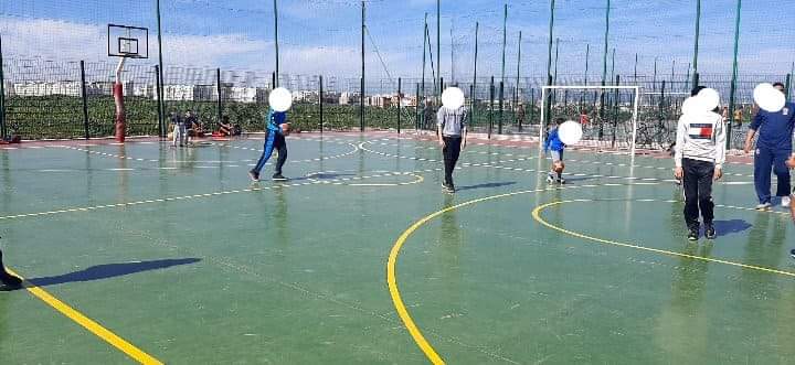 طرد أطفال من داخل ملعب القرب حي الغزوة من طرف بعض الجمعيات تستدعي تدخل عامل إقليم الجديدة