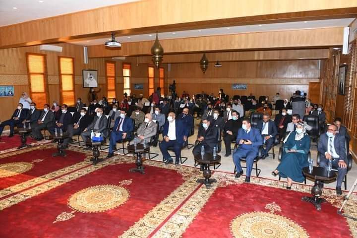 الرحامنة: تسليم سيارات للدرك الملكي وتوزيع معدات وتجهيزات على سجناء سابقين