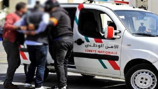 اعتقال شرطي ينتمى لتنظيم داعش بحوزته علم “داعش”