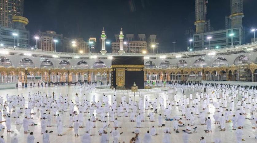 السعودية تعلن إقامة صلاة التراويح في الحرمين الشريفين