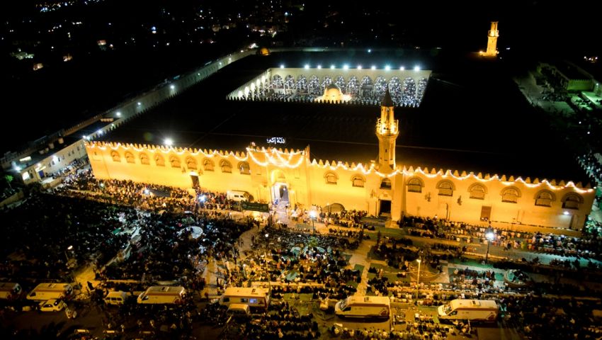 دولة عربية تعلن رسميا منع “تراويح رمضان” بالمساجد