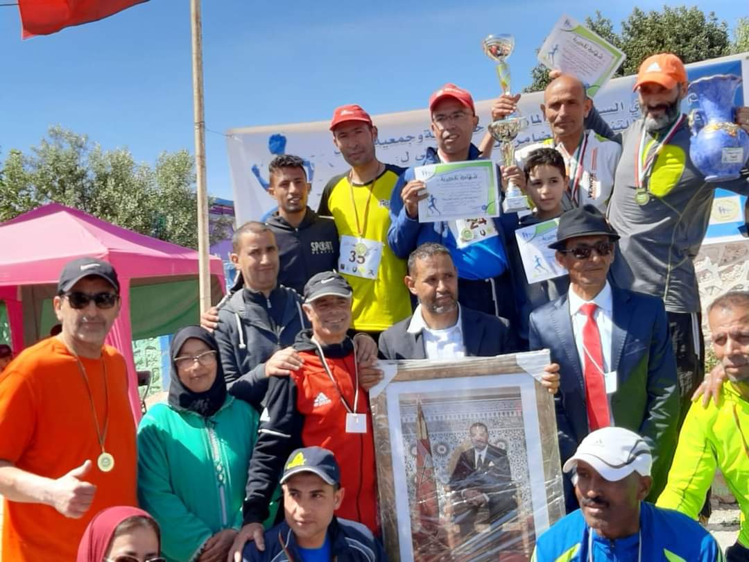 60 عداء محترفا وهاويا يشاركون في سباق ثرايل الأول بخرببكة