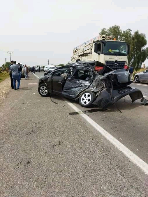 الخمر يتسبب في اصطدام ثلاث سيارات وشاحنة بين خريبكة وبوجنيبة