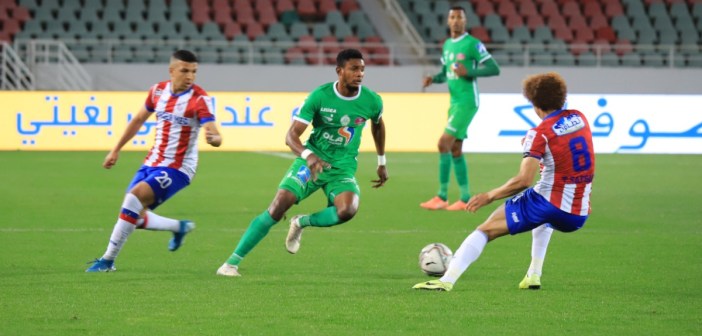 البطولة الاحترافية.. التطواني ينهزم أمام الرجاء والحسنية يتعثر أمام بركان