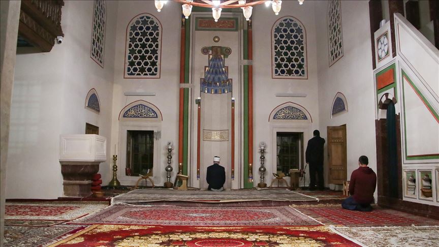 تركيا تحسم مسألة أداء صلاة التراويح بالمساجد في رمضان