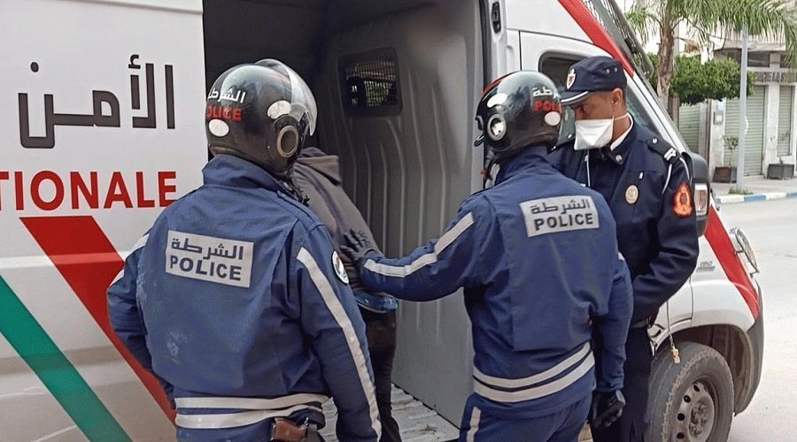 خرق حالة الطوارئ وتخريب سيارات يقود إلى اعتقال أربعة أشخاص من بينهم قاصران