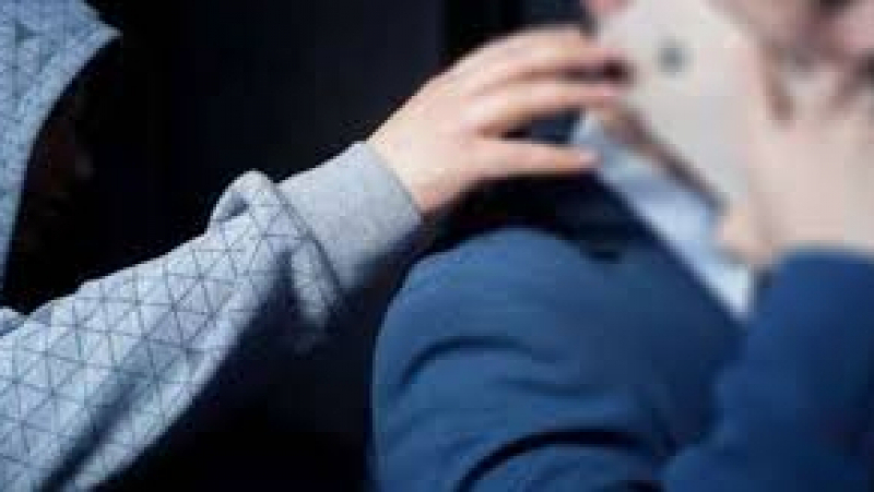 سرقة هاتف من يد عامل سيدي إفني بمراكش
