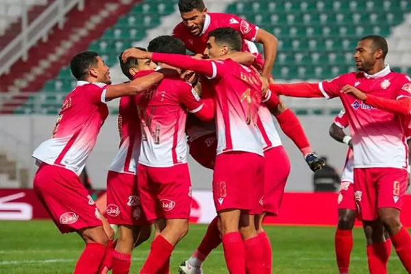 الوداد البيضاوي يعود بتعادل ثمين من ميدان مضيفه مولودية الجزائر (1-1)