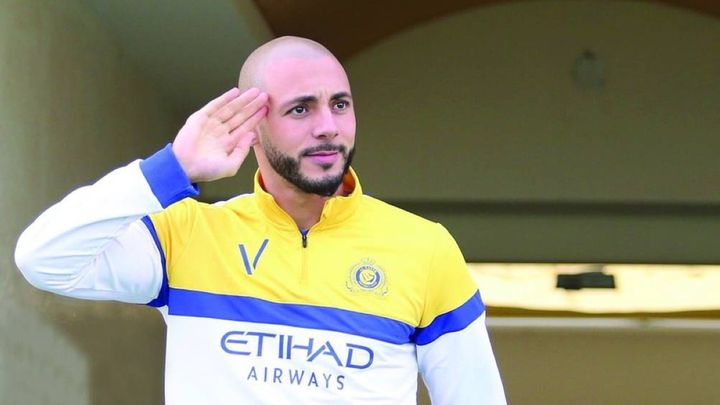 أمرابط يضع شرطا لتجديد عقده مع نادي النصر السعودي