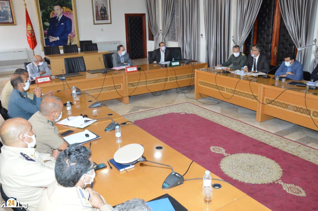 إجتماع حول الاجراءات التي يجب اتخاذها لمنع انتشار الحشرة القرمزية التي تضر بنبات الصبار