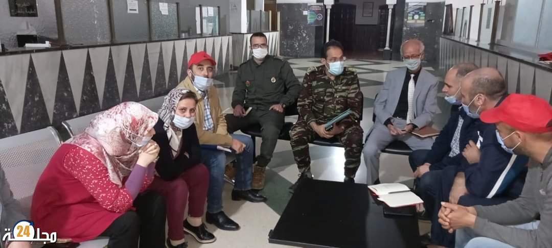 الباشا محمد أهناني ينجح في فض إعتصام موظفي جماعة تطوان ويلغي فكرة الإضراب عن الطعام