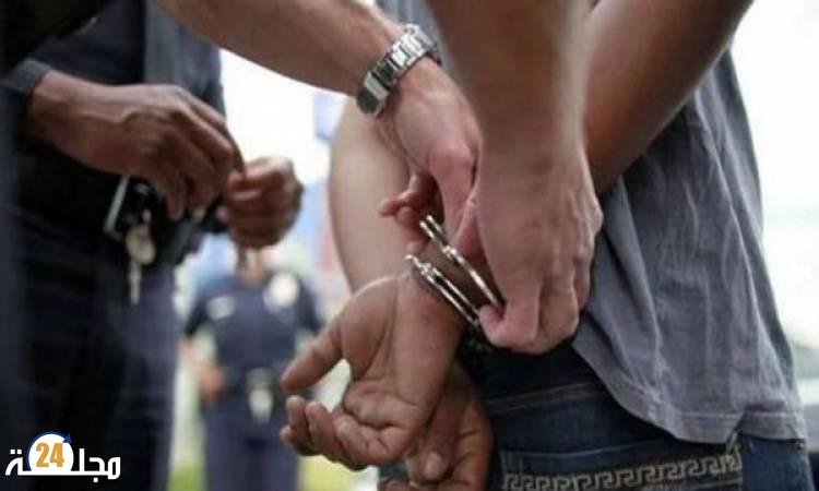 اعتقال مصري بسبب عرضه طفله للبيع عبر “فيسبوك”