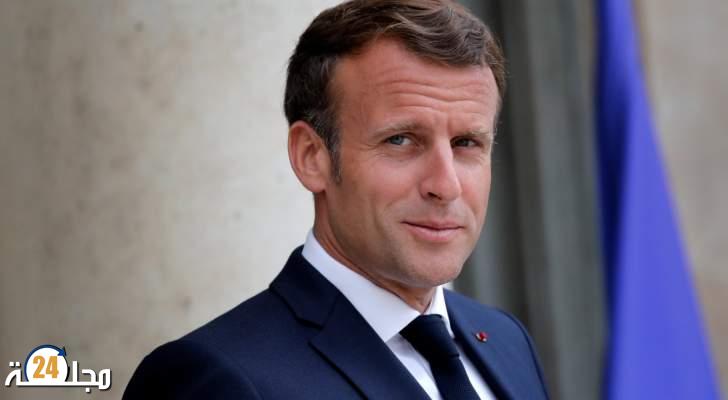 إيمانويل ماكرون يتلقى صفعة على خده من مواطن