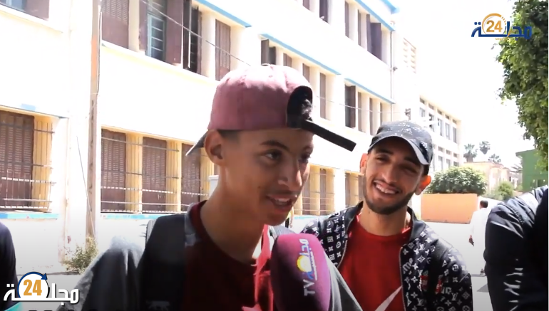 التلاميذ ديال الباك الحر لمجلة 24 …..دازت عندنا الامتحانات مزيانة وكين الحراسة مشددة